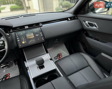 Сірий Ленд Ровер Рендж Ровер Велар, об'ємом двигуна 2 л та пробігом 22 тис. км за 74900 $, фото 39 на Automoto.ua