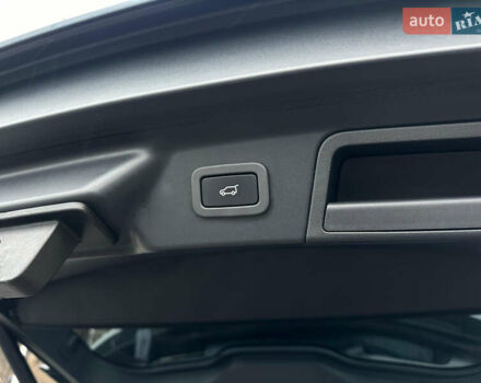 Синий Ленд Ровер Рендж Ровер Велар, объемом двигателя 2 л и пробегом 123 тыс. км за 33700 $, фото 74 на Automoto.ua