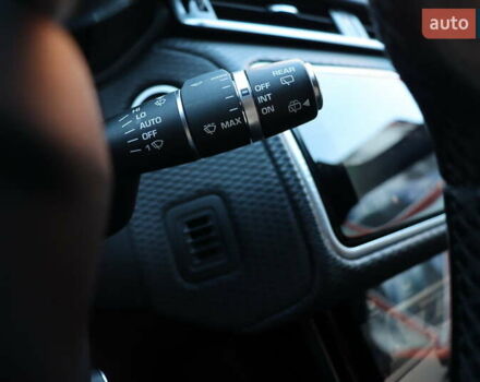 Синий Ленд Ровер Рендж Ровер Велар, объемом двигателя 2 л и пробегом 128 тыс. км за 31900 $, фото 23 на Automoto.ua