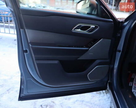 Синий Ленд Ровер Рендж Ровер Велар, объемом двигателя 2 л и пробегом 128 тыс. км за 31900 $, фото 11 на Automoto.ua