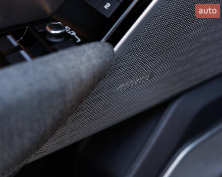 Синій Ленд Ровер Рендж Ровер Велар, об'ємом двигуна 2 л та пробігом 113 тис. км за 38999 $, фото 54 на Automoto.ua