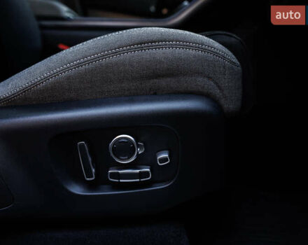 Синій Ленд Ровер Рендж Ровер Велар, об'ємом двигуна 2 л та пробігом 113 тис. км за 38999 $, фото 48 на Automoto.ua