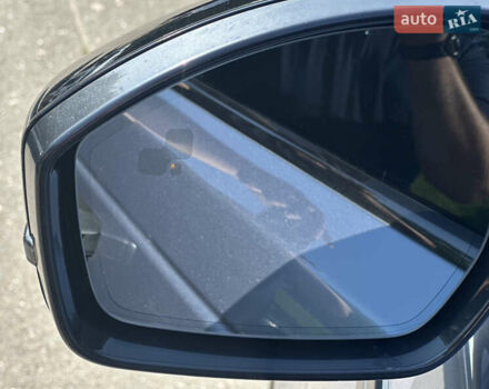 Синий Ленд Ровер Рендж Ровер Велар, объемом двигателя 2 л и пробегом 91 тыс. км за 38000 $, фото 4 на Automoto.ua