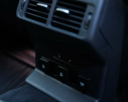 Синій Ленд Ровер Рендж Ровер Велар, об'ємом двигуна 2 л та пробігом 113 тис. км за 38999 $, фото 38 на Automoto.ua