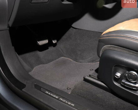 Синій Ленд Ровер Рендж Ровер Велар, об'ємом двигуна 5 л та пробігом 114 тис. км за 75000 $, фото 24 на Automoto.ua
