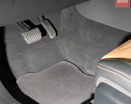 Синій Ленд Ровер Рендж Ровер Велар, об'ємом двигуна 5 л та пробігом 114 тис. км за 75000 $, фото 25 на Automoto.ua