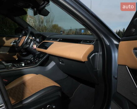 Синій Ленд Ровер Рендж Ровер Велар, об'ємом двигуна 5 л та пробігом 114 тис. км за 75000 $, фото 29 на Automoto.ua