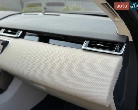 Синий Ленд Ровер Рендж Ровер Велар, объемом двигателя 2 л и пробегом 99 тыс. км за 52800 $, фото 52 на Automoto.ua