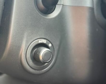 Синий Ленд Ровер Рендж Ровер Велар, объемом двигателя 2 л и пробегом 103 тыс. км за 36500 $, фото 11 на Automoto.ua