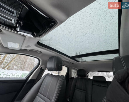 Синій Ленд Ровер Рендж Ровер Велар, об'ємом двигуна 2 л та пробігом 102 тис. км за 38500 $, фото 19 на Automoto.ua
