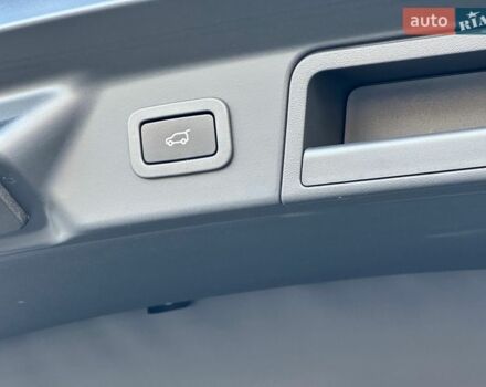 Зеленый Ленд Ровер Рендж Ровер Велар, объемом двигателя 2 л и пробегом 65 тыс. км за 55900 $, фото 32 на Automoto.ua