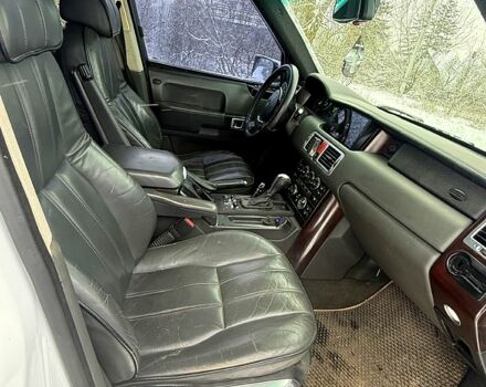 Білий Ленд Ровер Рендж Ровер, об'ємом двигуна 4.4 л та пробігом 400 тис. км за 8500 $, фото 4 на Automoto.ua