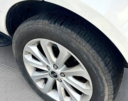 Білий Ленд Ровер Рендж Ровер, об'ємом двигуна 4.4 л та пробігом 213 тис. км за 11000 $, фото 4 на Automoto.ua