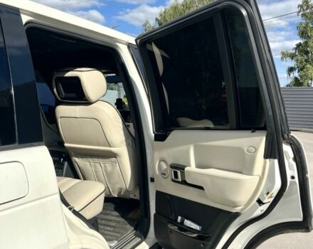 Білий Ленд Ровер Рендж Ровер, об'ємом двигуна 4.4 л та пробігом 214 тис. км за 10500 $, фото 5 на Automoto.ua