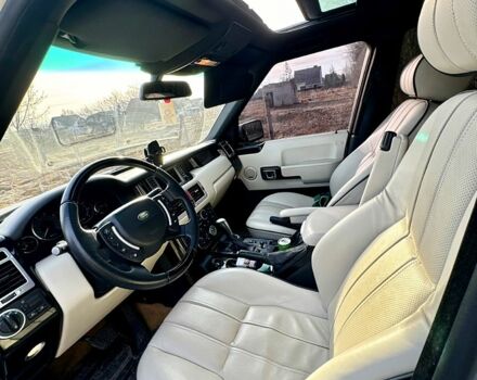 Білий Ленд Ровер Рендж Ровер, об'ємом двигуна 4.4 л та пробігом 213 тис. км за 11000 $, фото 3 на Automoto.ua