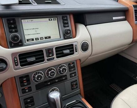 Білий Ленд Ровер Рендж Ровер, об'ємом двигуна 4.2 л та пробігом 303 тис. км за 10999 $, фото 13 на Automoto.ua