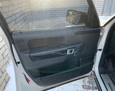 Білий Ленд Ровер Рендж Ровер, об'ємом двигуна 4.2 л та пробігом 246 тис. км за 7793 $, фото 13 на Automoto.ua