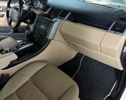 Білий Ленд Ровер Рендж Ровер, об'ємом двигуна 3.6 л та пробігом 271 тис. км за 13000 $, фото 8 на Automoto.ua