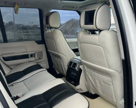 Белый Ленд Ровер Рендж Ровер, объемом двигателя 4.2 л и пробегом 182 тыс. км за 11300 $, фото 18 на Automoto.ua