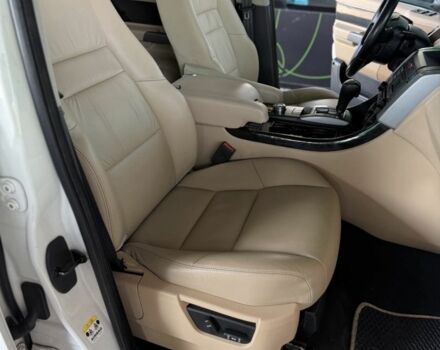 Білий Ленд Ровер Рендж Ровер, об'ємом двигуна 3.6 л та пробігом 271 тис. км за 13000 $, фото 12 на Automoto.ua