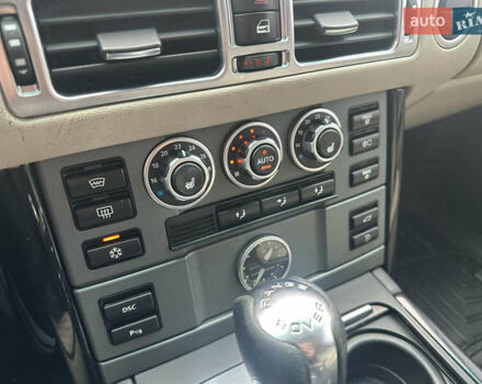 Білий Ленд Ровер Рендж Ровер, об'ємом двигуна 3.6 л та пробігом 382 тис. км за 8500 $, фото 10 на Automoto.ua