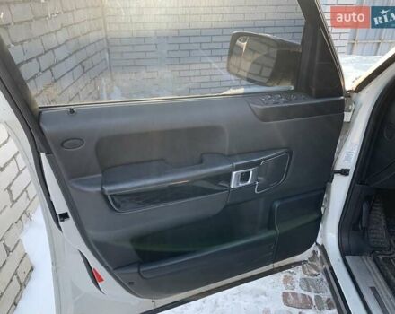 Белый Ленд Ровер Рендж Ровер, объемом двигателя 4.2 л и пробегом 246 тыс. км за 9400 $, фото 6 на Automoto.ua