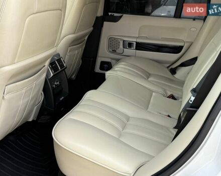 Білий Ленд Ровер Рендж Ровер, об'ємом двигуна 3.6 л та пробігом 380 тис. км за 10990 $, фото 25 на Automoto.ua