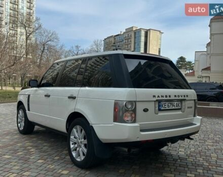Білий Ленд Ровер Рендж Ровер, об'ємом двигуна 4.2 л та пробігом 250 тис. км за 8000 $, фото 6 на Automoto.ua