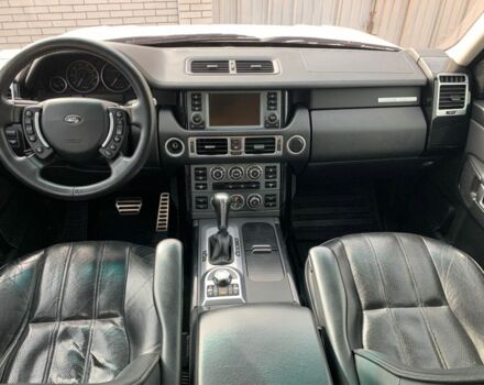 Білий Ленд Ровер Рендж Ровер, об'ємом двигуна 0 л та пробігом 250 тис. км за 8000 $, фото 1 на Automoto.ua