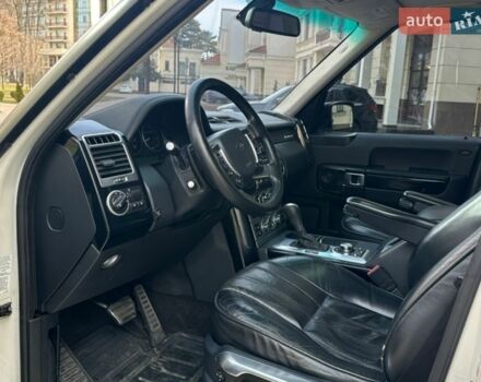 Білий Ленд Ровер Рендж Ровер, об'ємом двигуна 4.2 л та пробігом 250 тис. км за 8000 $, фото 11 на Automoto.ua