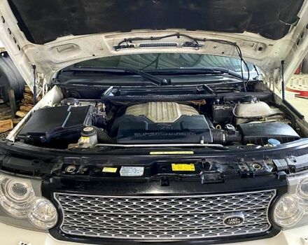 Білий Ленд Ровер Рендж Ровер, об'ємом двигуна 4.2 л та пробігом 26100 тис. км за 13000 $, фото 8 на Automoto.ua