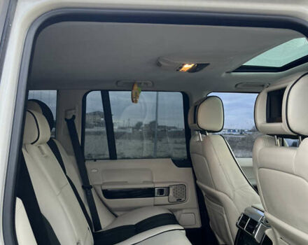 Белый Ленд Ровер Рендж Ровер, объемом двигателя 4.2 л и пробегом 182 тыс. км за 11300 $, фото 14 на Automoto.ua