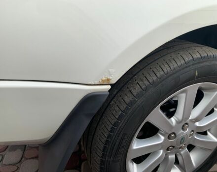 Білий Ленд Ровер Рендж Ровер, об'ємом двигуна 4.2 л та пробігом 246 тис. км за 7793 $, фото 6 на Automoto.ua