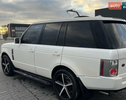 Белый Ленд Ровер Рендж Ровер, объемом двигателя 4.2 л и пробегом 182 тыс. км за 11300 $, фото 4 на Automoto.ua