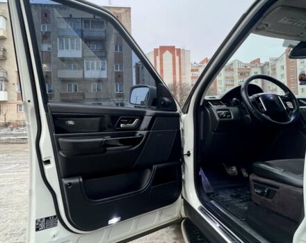 Білий Ленд Ровер Рендж Ровер, об'ємом двигуна 2.7 л та пробігом 194 тис. км за 11500 $, фото 18 на Automoto.ua