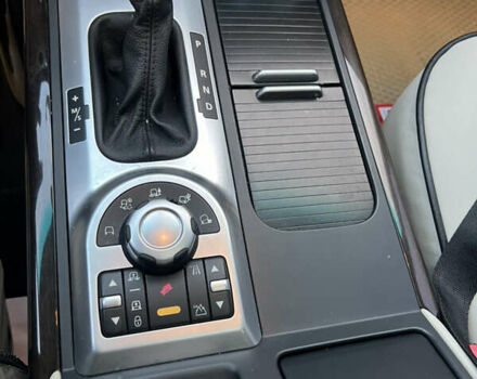 Белый Ленд Ровер Рендж Ровер, объемом двигателя 4.2 л и пробегом 182 тыс. км за 11300 $, фото 27 на Automoto.ua