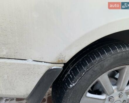 Белый Ленд Ровер Рендж Ровер, объемом двигателя 4.2 л и пробегом 246 тыс. км за 9400 $, фото 4 на Automoto.ua