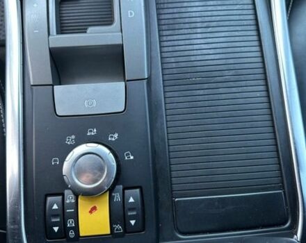 Білий Ленд Ровер Рендж Ровер, об'ємом двигуна 2.7 л та пробігом 264 тис. км за 10900 $, фото 24 на Automoto.ua