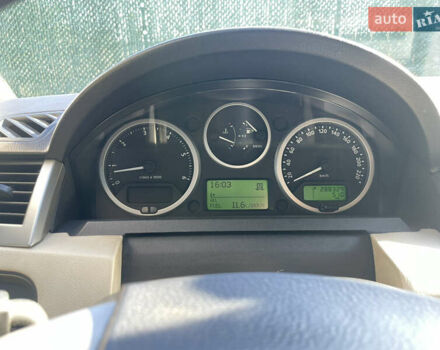 Белый Ленд Ровер Рендж Ровер, объемом двигателя 3.63 л и пробегом 296 тыс. км за 12500 $, фото 4 на Automoto.ua