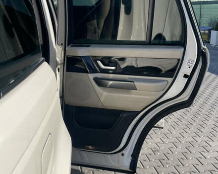 Белый Ленд Ровер Рендж Ровер, объемом двигателя 3.63 л и пробегом 296 тыс. км за 12500 $, фото 11 на Automoto.ua