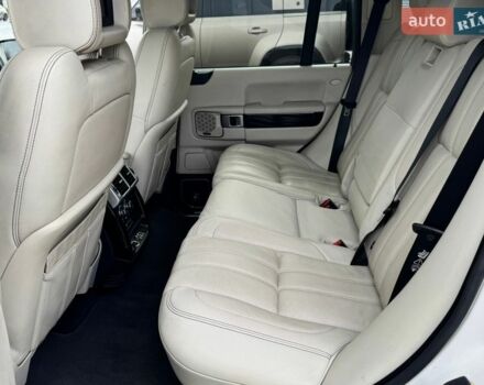 Белый Ленд Ровер Рендж Ровер, объемом двигателя 5 л и пробегом 183 тыс. км за 16500 $, фото 24 на Automoto.ua