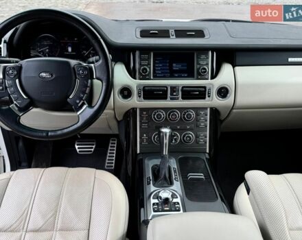 Белый Ленд Ровер Рендж Ровер, объемом двигателя 5 л и пробегом 183 тыс. км за 16500 $, фото 27 на Automoto.ua