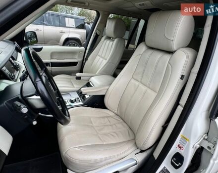 Белый Ленд Ровер Рендж Ровер, объемом двигателя 5 л и пробегом 183 тыс. км за 16500 $, фото 12 на Automoto.ua