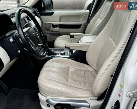 Белый Ленд Ровер Рендж Ровер, объемом двигателя 5 л и пробегом 183 тыс. км за 16500 $, фото 10 на Automoto.ua
