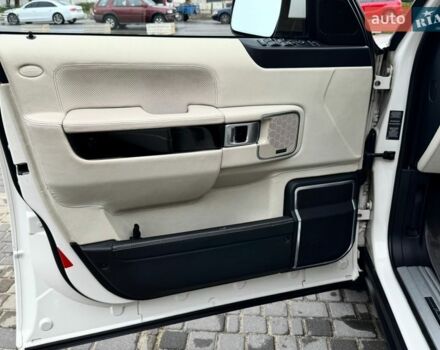 Белый Ленд Ровер Рендж Ровер, объемом двигателя 5 л и пробегом 183 тыс. км за 16500 $, фото 8 на Automoto.ua