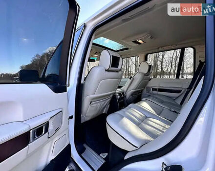 Белый Ленд Ровер Рендж Ровер, объемом двигателя 5 л и пробегом 177 тыс. км за 14000 $, фото 11 на Automoto.ua