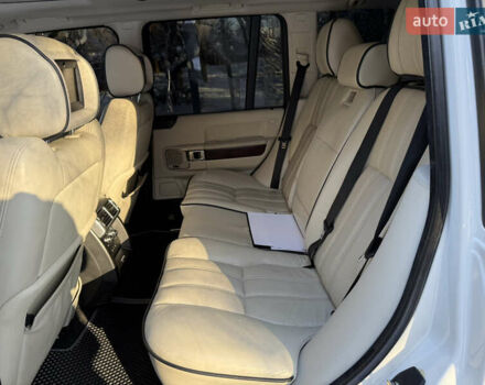 Білий Ленд Ровер Рендж Ровер, об'ємом двигуна 5 л та пробігом 179 тис. км за 16499 $, фото 33 на Automoto.ua