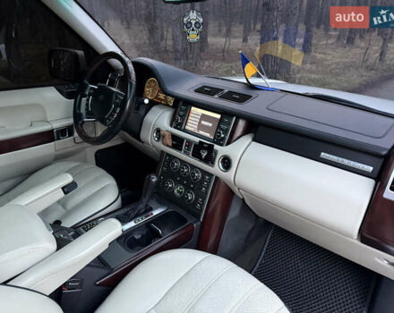 Белый Ленд Ровер Рендж Ровер, объемом двигателя 5 л и пробегом 177 тыс. км за 17000 $, фото 20 на Automoto.ua