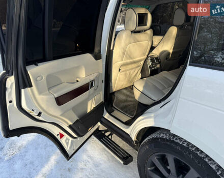 Білий Ленд Ровер Рендж Ровер, об'ємом двигуна 5 л та пробігом 179 тис. км за 16499 $, фото 36 на Automoto.ua