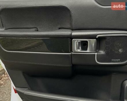 Белый Ленд Ровер Рендж Ровер, объемом двигателя 5 л и пробегом 100 тыс. км за 23500 $, фото 31 на Automoto.ua